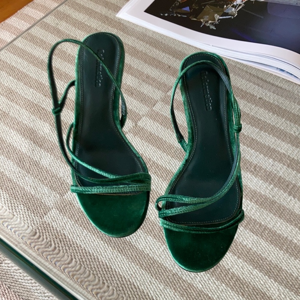 NEW WITH TAGS - Marylou Velvet Sandal in a beautiful rich green
